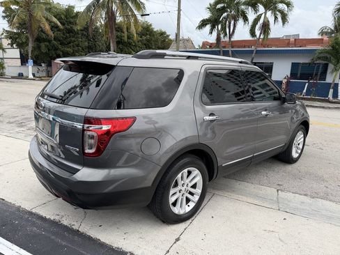 Used 2014 Ford Explorer XLT image 7