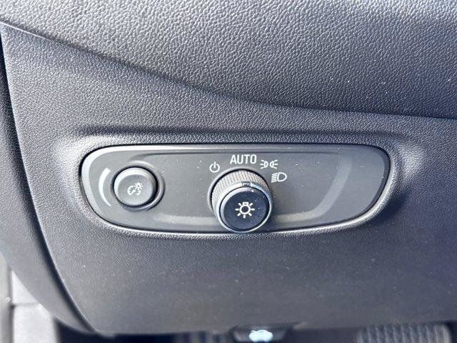 Used 2023 Chevrolet Equinox LS w/ LS Convenience Package FWD image 20