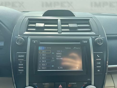 Used 2012 Toyota Camry XLE FWD image 17