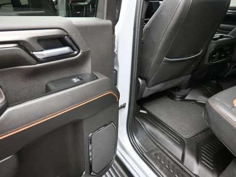Used 2025 GMC Sierra 2500 AT4 w/ AT4 Premium Plus Package AWD/4WD image 18