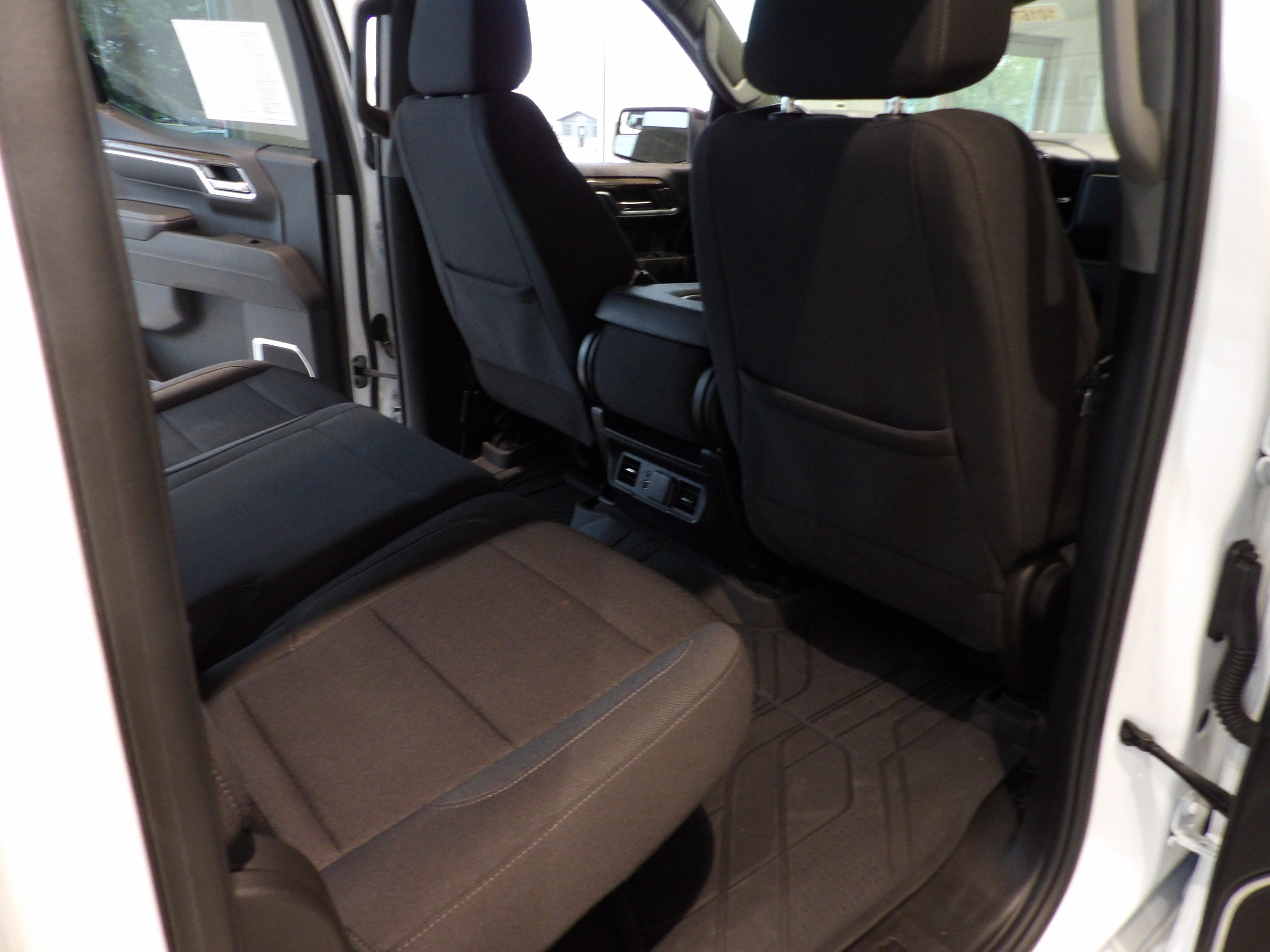 Used 2023 Chevrolet Silverado 1500 RST AWD/4WD image 19