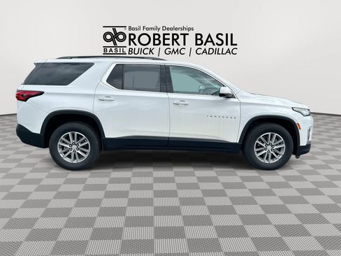 Used 2023 Chevrolet Traverse LT AWD/4WD image 9