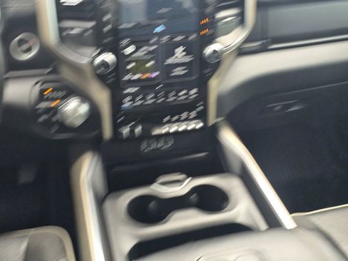 Used 2022 RAM 1500 Laramie AWD/4WD image 17