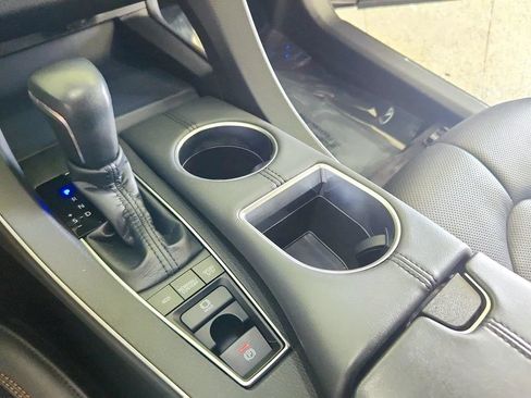 Used 2019 Toyota Avalon Touring w/ Advanced Safety Package FWD image 24