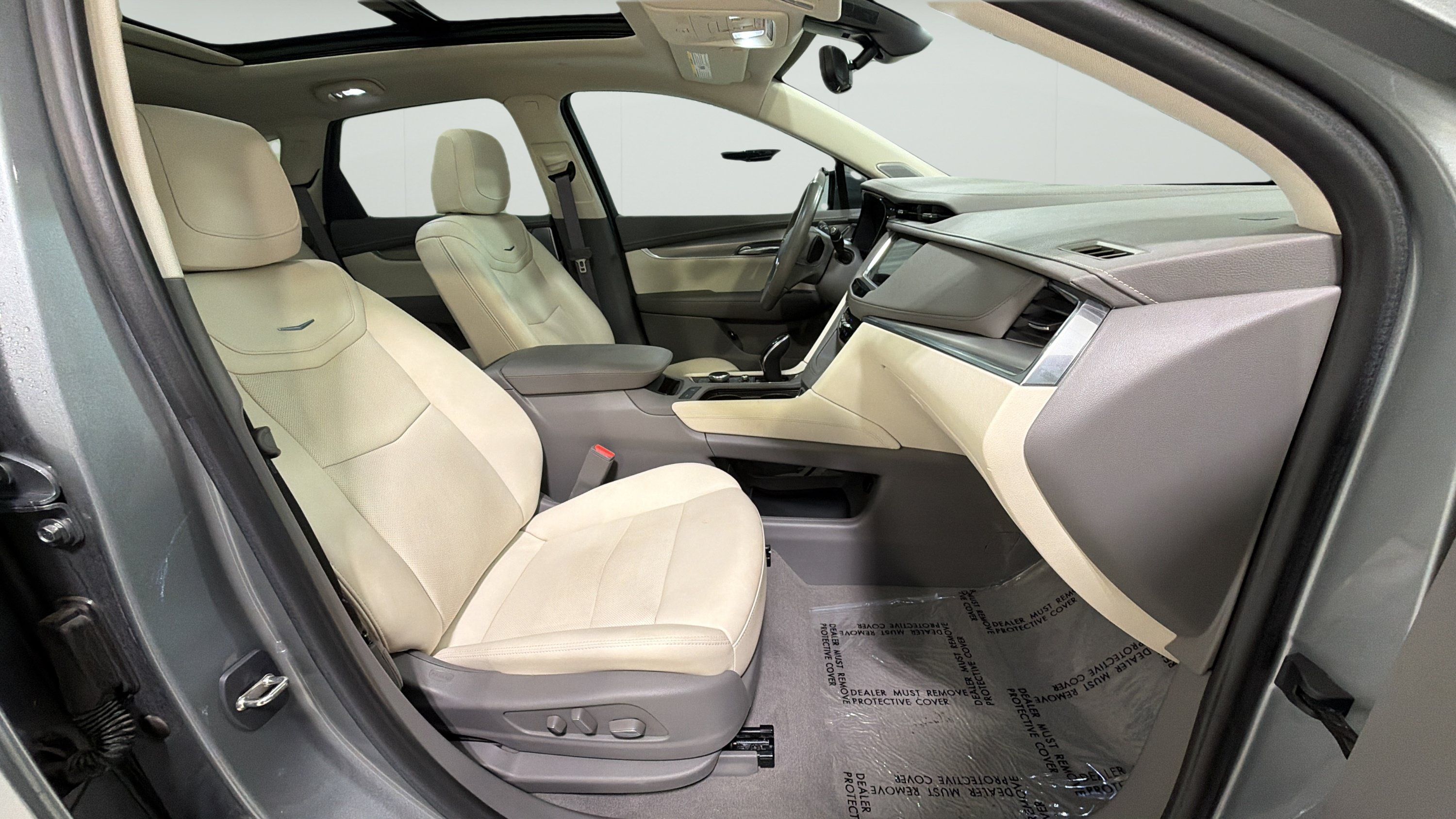 Used 2024 Cadillac XT5 Premium Luxury w/ Technology Package FWD image 26