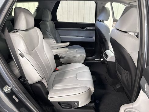 Used 2023 Hyundai Palisade SEL w/ Premium Package image 19