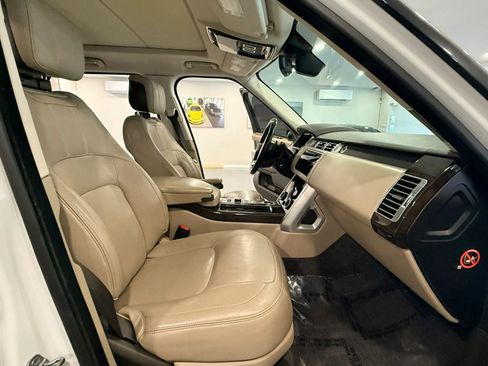 Used 2018 Land Rover Range Rover HSE image 15