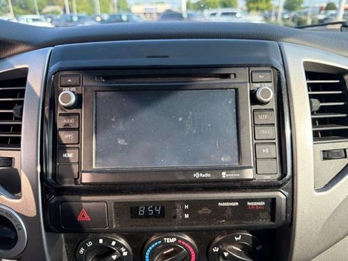 Used 2014 Toyota Tacoma 4x4 Double Cab w/ SR5 Package image 25