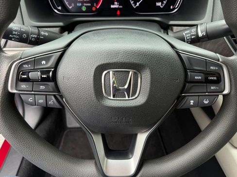 Used 2019 Honda Accord EX image 11