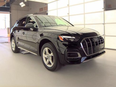 Used 2023 Audi Q5 2.0T Premium w/ Convenience Package AWD/4WD image 4