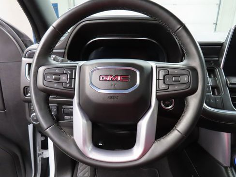 Used 2024 GMC Yukon XL SLT image 48