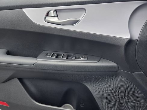 Used 2024 Kia Forte LXS w/ LXS Technology Package FWD image 19