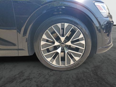 Used 2024 Audi Q8 e-tron Premium Plus AWD/4WD image 6