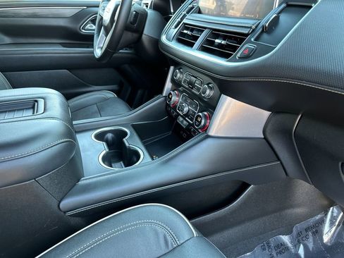 Used 2023 GMC Yukon SLT RWD image 16