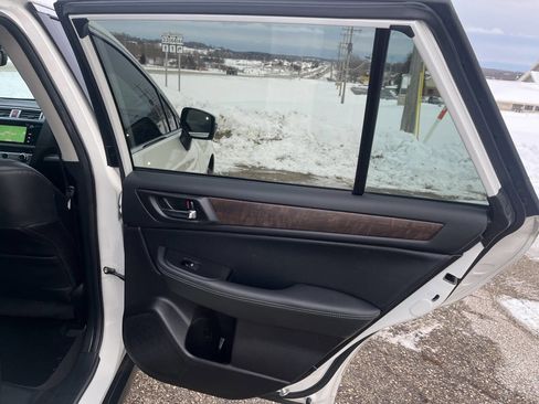 Used 2017 Subaru Outback 2.5i Limited image 32