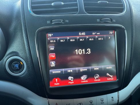 Used 2013 Dodge Journey SXT image 21