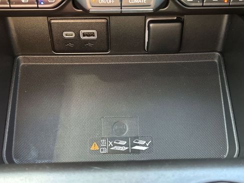 Used 2022 Chevrolet Tahoe High Country image 37