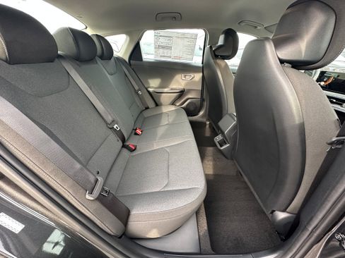 New 2025 Kia K4 LX image 14