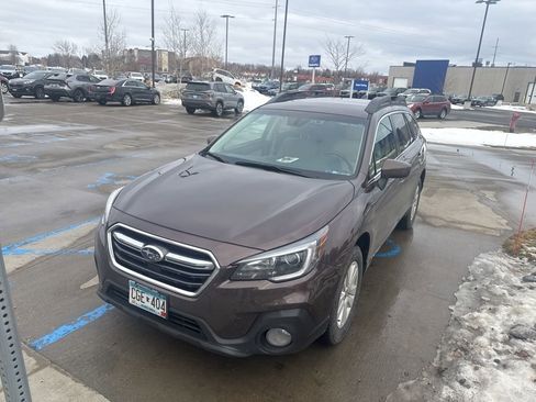 Used 2019 Subaru Outback 2.5i Premium image 7