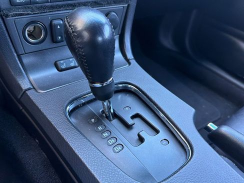 Used 2005 Ford Thunderbird RWD image 16