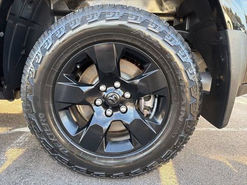Used 2019 RAM 1500 Laramie AWD/4WD image 12