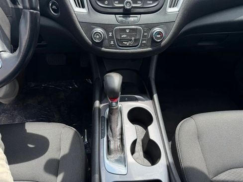 Used 2021 Chevrolet Malibu RS FWD image 13