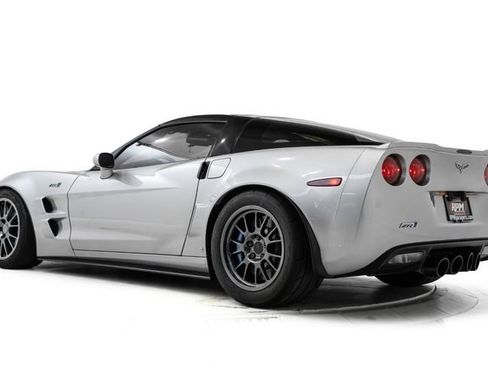 Used 2009 Chevrolet Corvette ZR1 w/ Preferred Equipment Group RWD image 10
