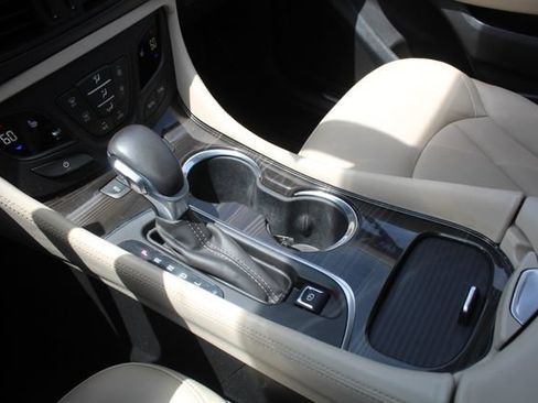 Used 2019 Buick Envision Essence FWD image 29