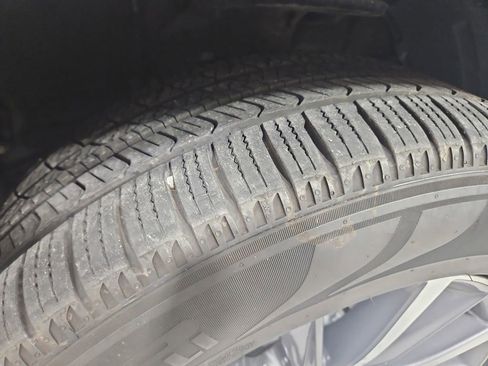 Used 2017 Toyota Highlander XLE image 27