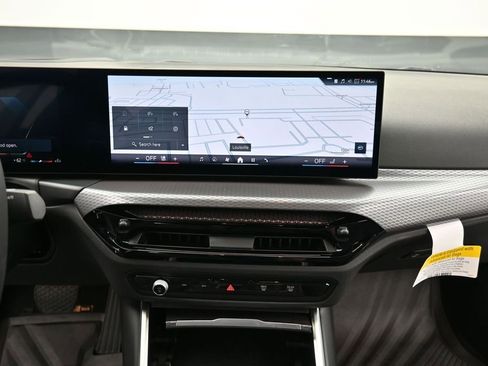New 2025 BMW 330i xDrive Sedan w/ Premium Package AWD/4WD image 13