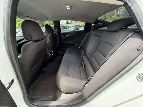 Used 2017 Chevrolet Malibu LT FWD image 25