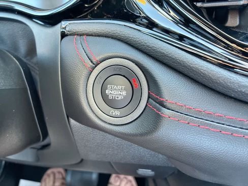 Used 2025 Dodge Durango GT RWD image 17