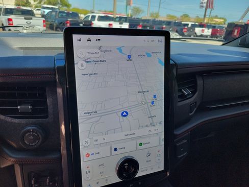 Used 2023 Ford Expedition Max Limited image 18