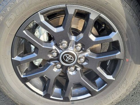 Used 2023 Toyota Tundra Platinum w/ Advanced Package AWD/4WD image 32
