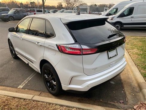 Used 2023 Ford Edge SE w/ Black Appearance Package image 30