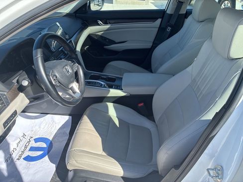 Used 2020 Honda Accord Touring image 12