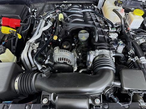Used 2023 Jeep Gladiator Sport AWD/4WD image 35