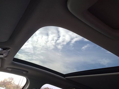 New 2026 Kia Sorento S w/ S Panoramic Sunroof Package image 10