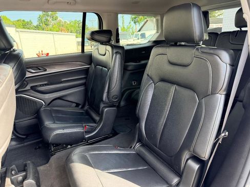 Used 2021 Jeep Grand Cherokee L Limited RWD image 11