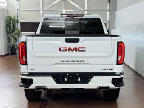 Used 2024 GMC Sierra 1500 AT4 w/ Technology Package AWD/4WD image 4