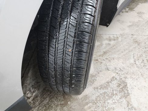 Used 2020 Chevrolet Equinox LT image 43