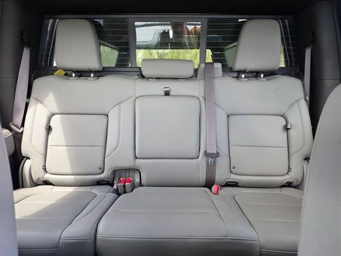 Used 2022 Chevrolet Silverado 2500 LTZ w/ LTZ Convenience Package AWD/4WD image 7