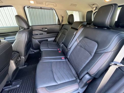 Used 2023 Nissan Pathfinder Platinum w/ Cargo Package FWD image 27