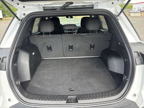 Used 2025 Chevrolet Equinox LT FWD image 24
