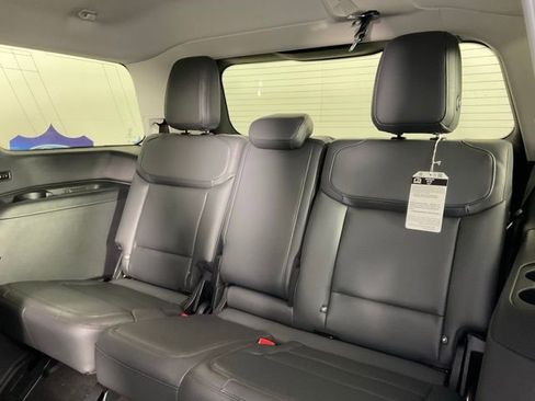 New 2025 Ford Expedition Active image 17