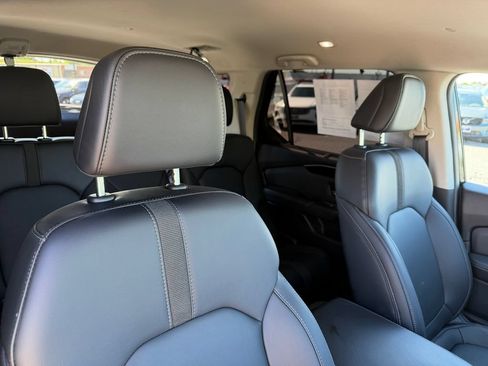Used 2025 Honda Pilot EX-L image 16