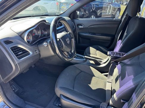 Used 2011 Dodge Avenger Express image 9