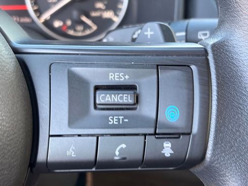 Certified 2024 Nissan Rogue SV FWD image 26