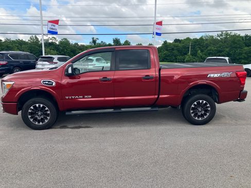 Used 2019 Nissan Titan PRO-4X w/ Pro-4x Convenience Package AWD/4WD image 4
