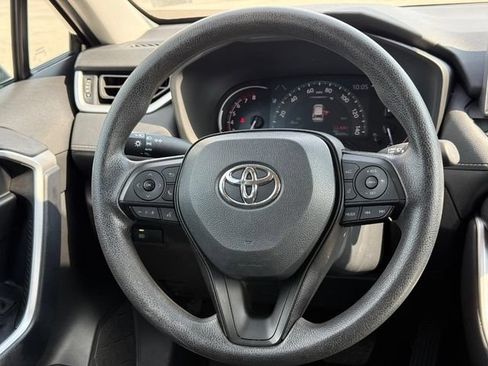 Used 2024 Toyota RAV4 XLE AWD/4WD image 15